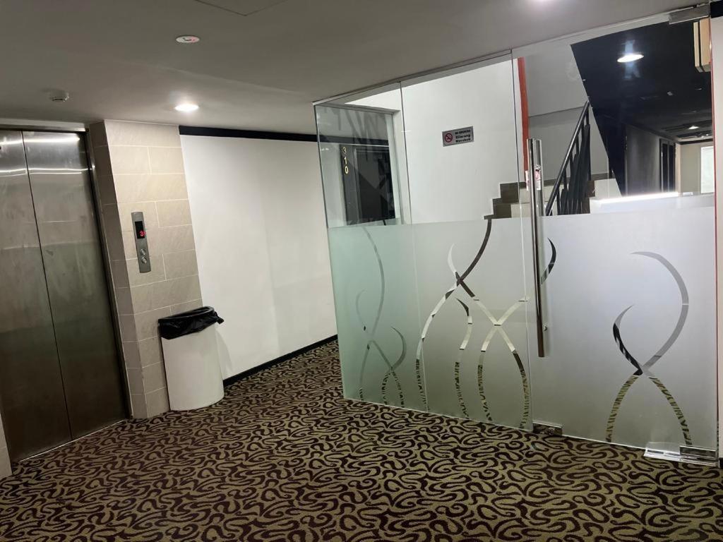 One Enigma Hotel Куала Лумпур Екстериор снимка